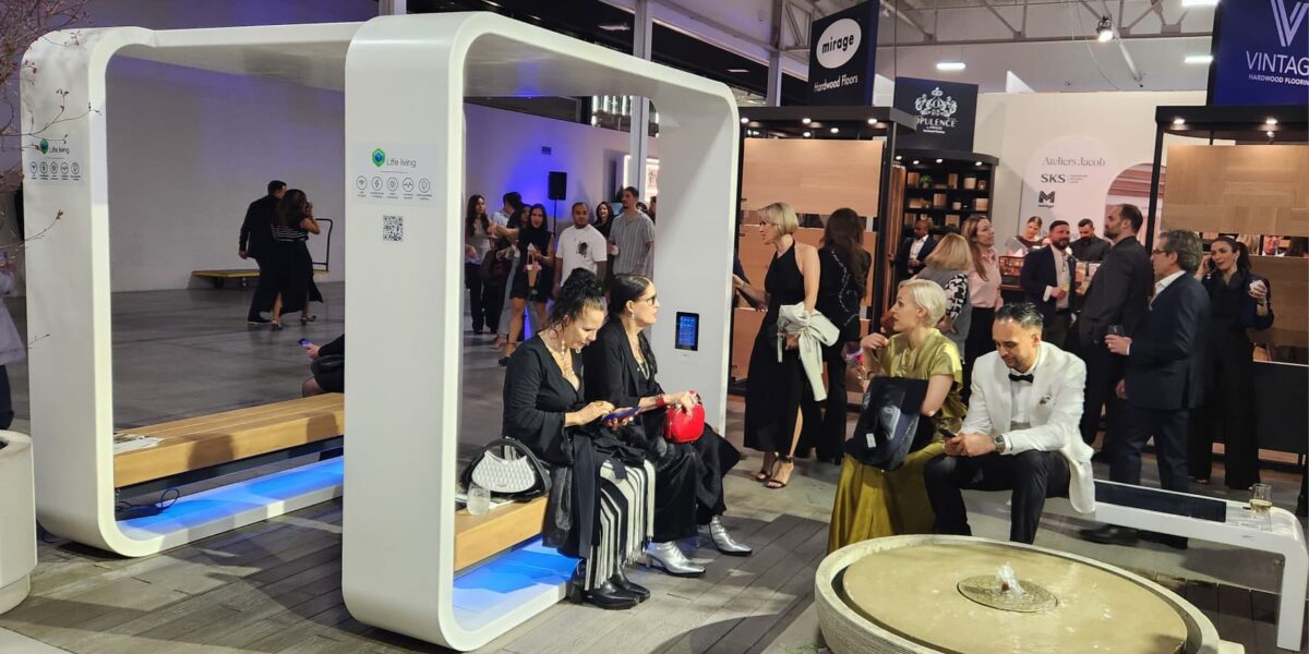 KUUBE smart furniture Canada: A solar-powered outdoor bench with wireless charging and Wi-Fi, distributed by Life Living Inc.