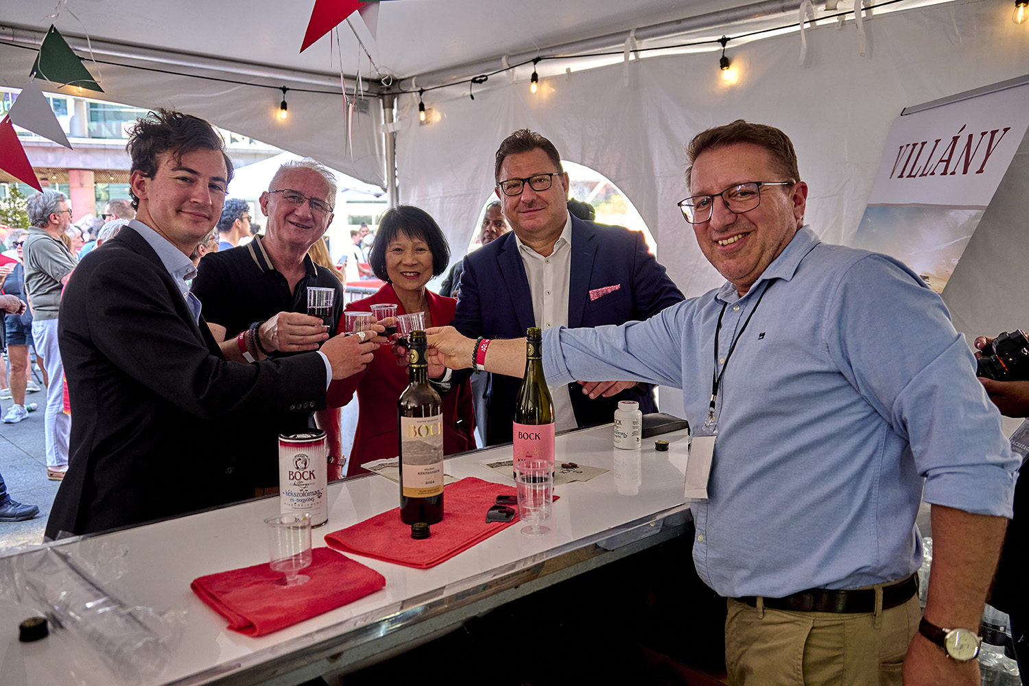 Guests sample Hungarian wines at HungaroFest Toronto 2026.